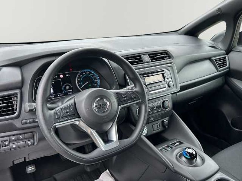 Nissan Leaf Navi Apple CarPlay Android Auto Klimaautom DAB Ambiente Beleuchtung Keyless Entr